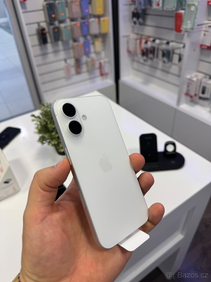 Apple iPhone 16