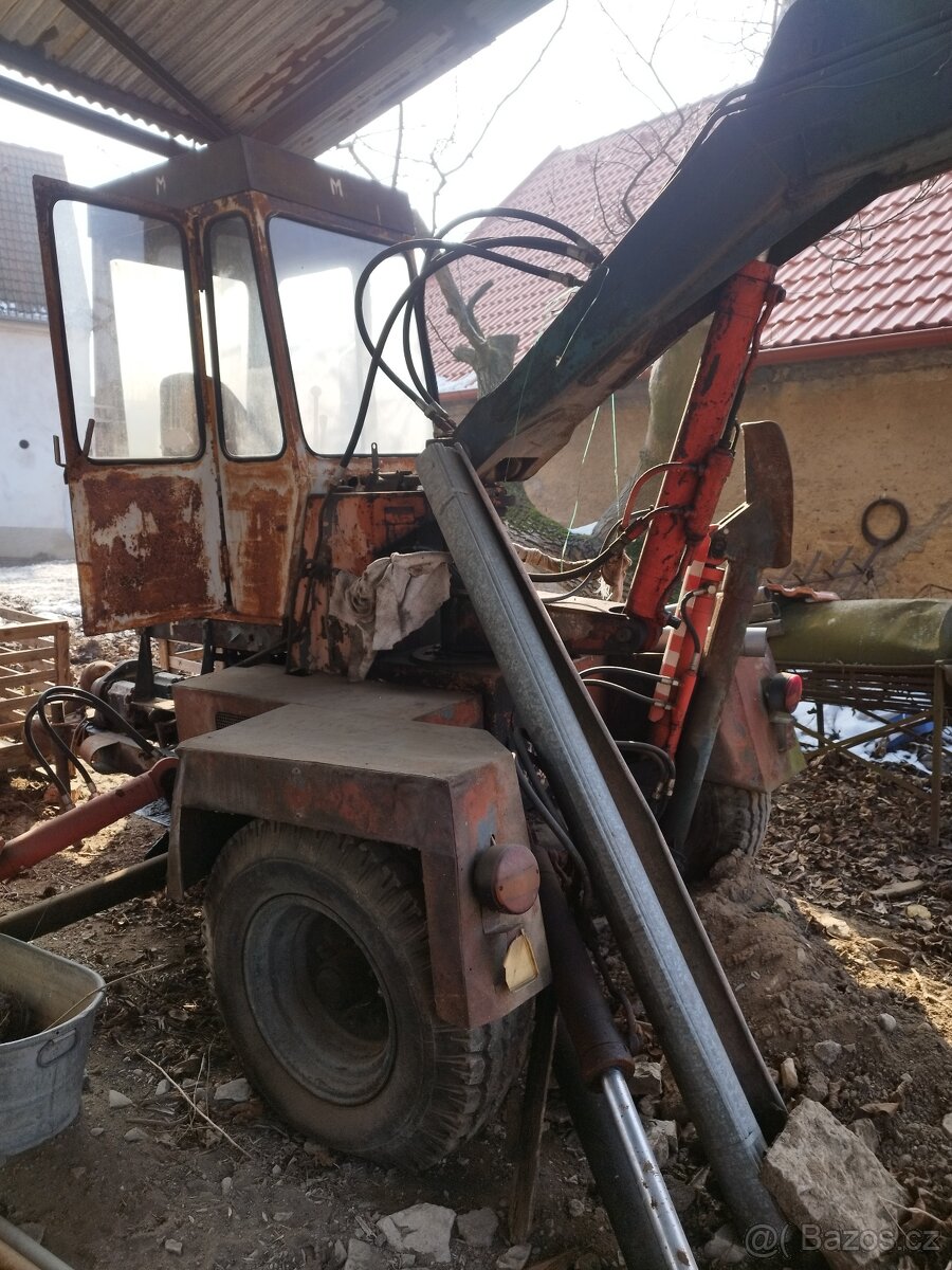 Nakladač UNHZ 750