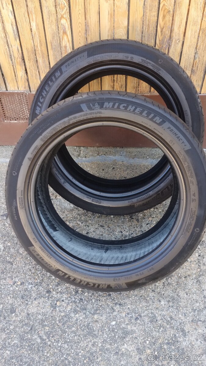 2ks letni pneu Dunlop 225/45-17 vzorek 4,5-5mm