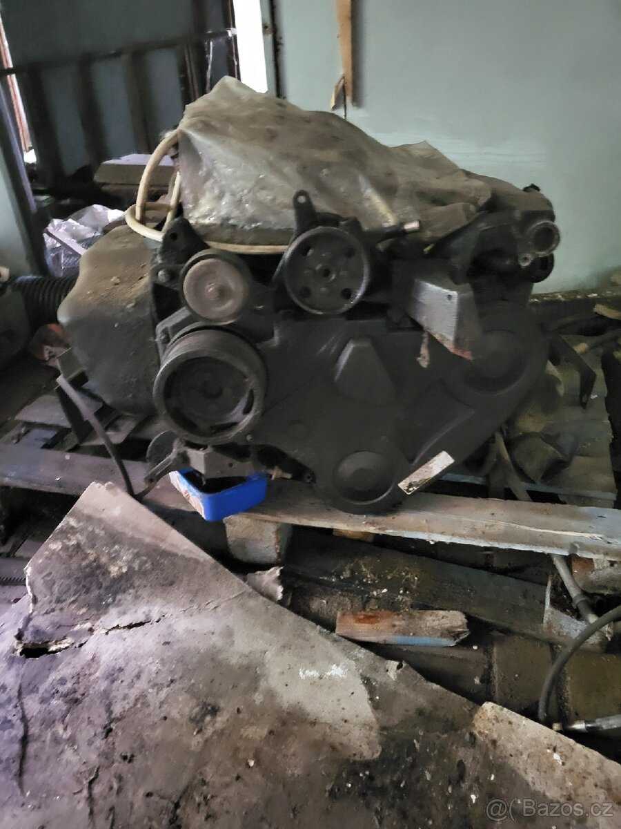 Prodám motor Peugeot Boxer 96