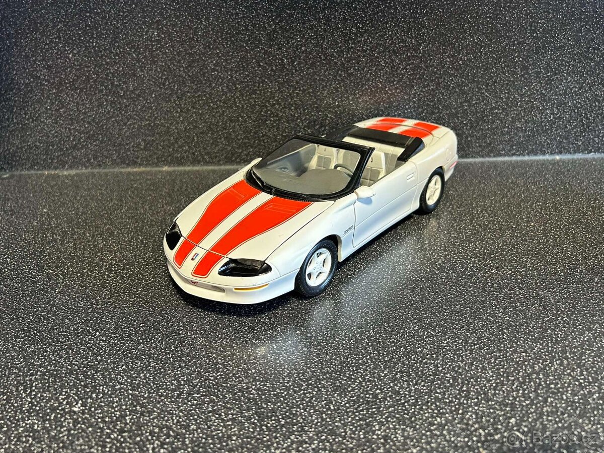Chevrolet Camaro cabrio 1:18