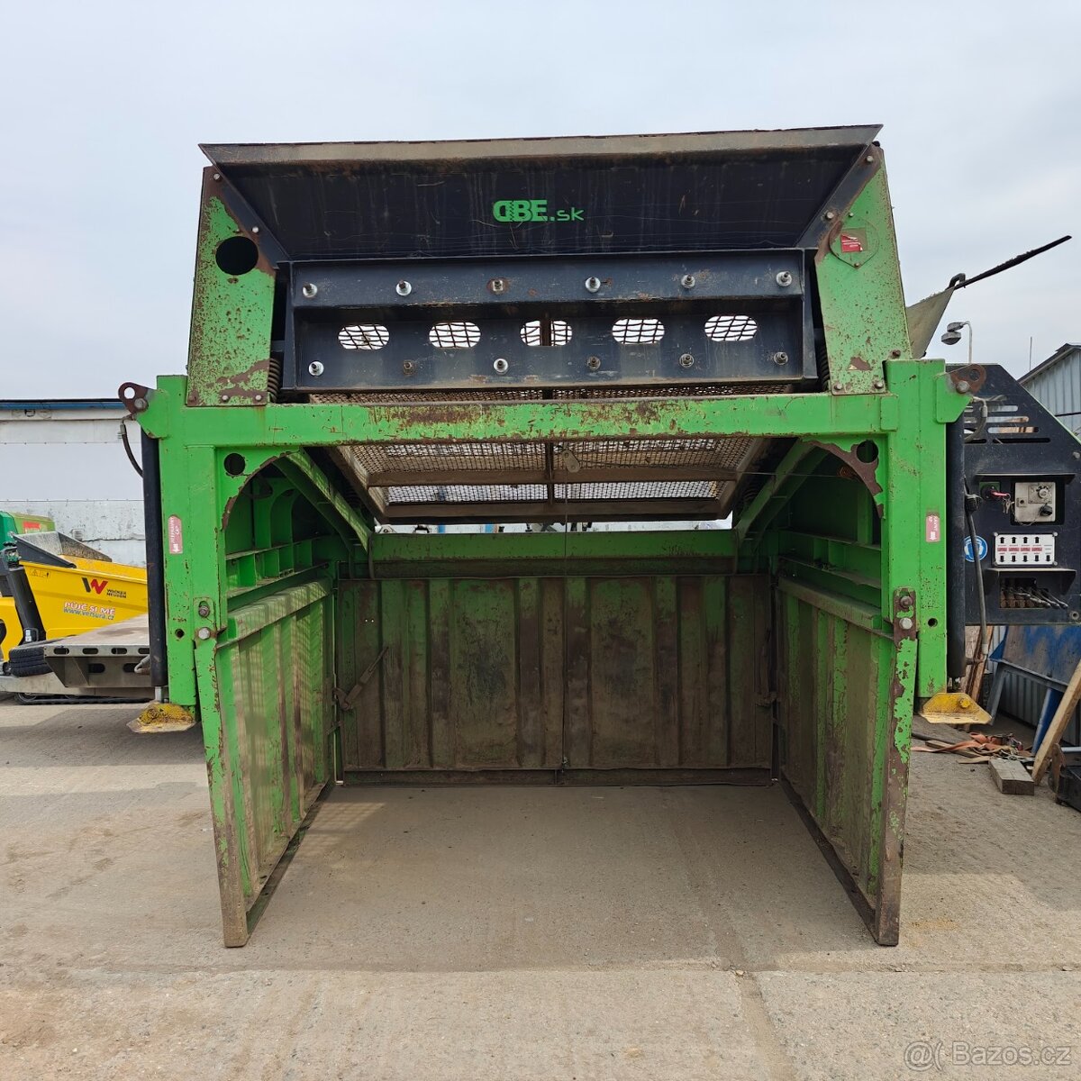 Semi-mobilní Třídič DB-100T Traserscreen