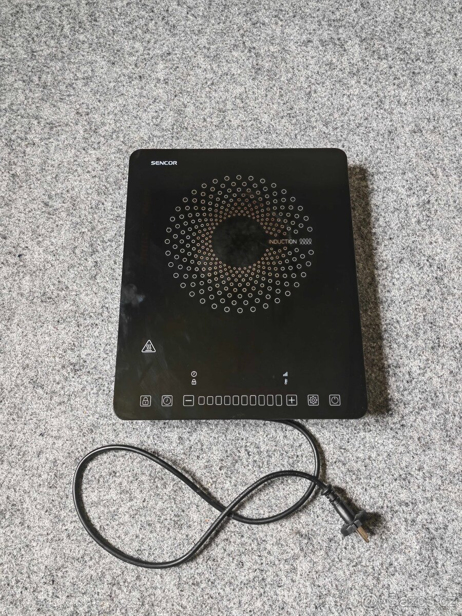 Indukční vařič UltraFlat SCP 3701BK