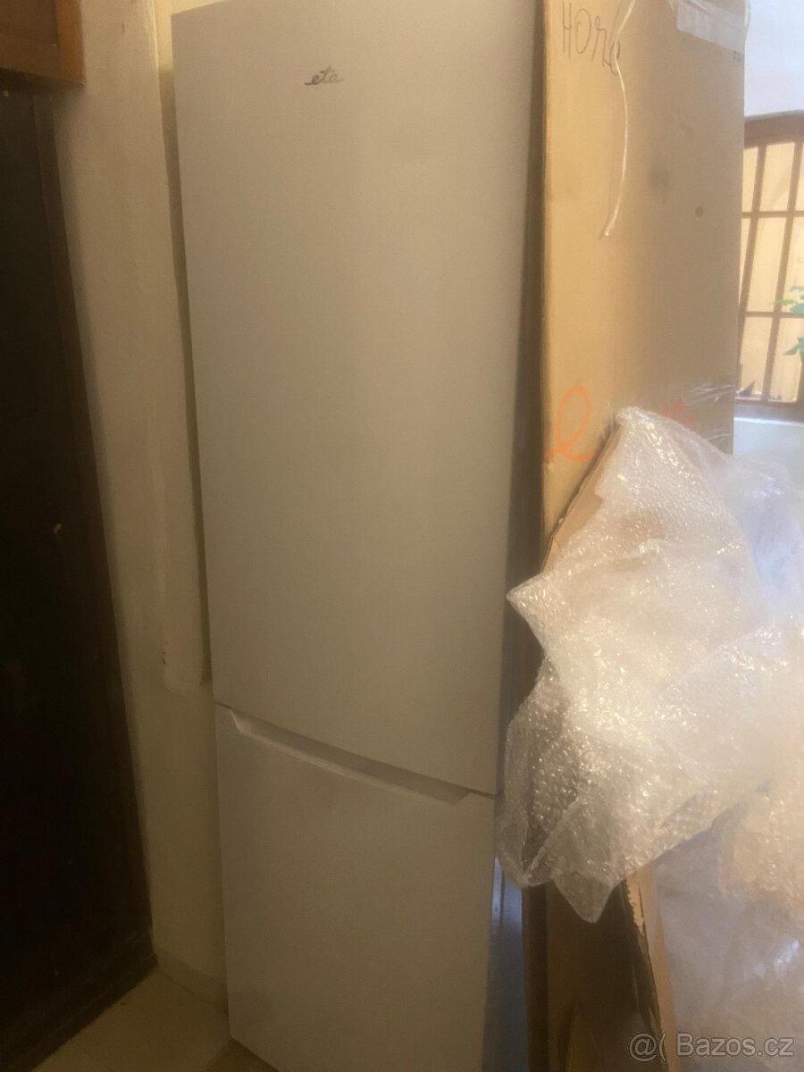 Kombinovaná lednice s mrazákem ETA / no frost