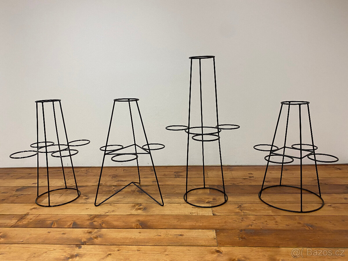 Květinové stojany s oky na květináče / různé druhy