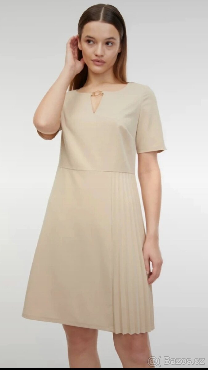 Elegantní společenské šaty. S 36 8.