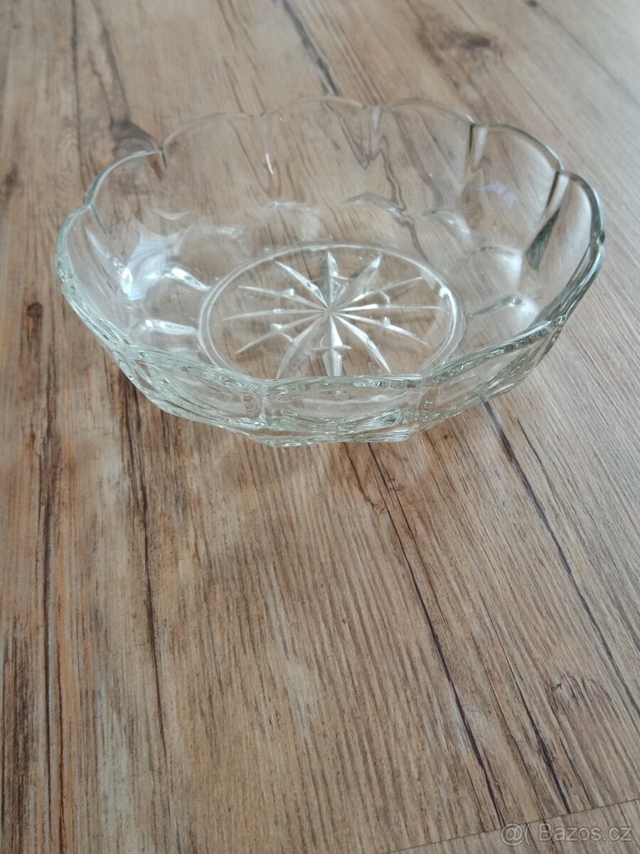 Skleněná miska