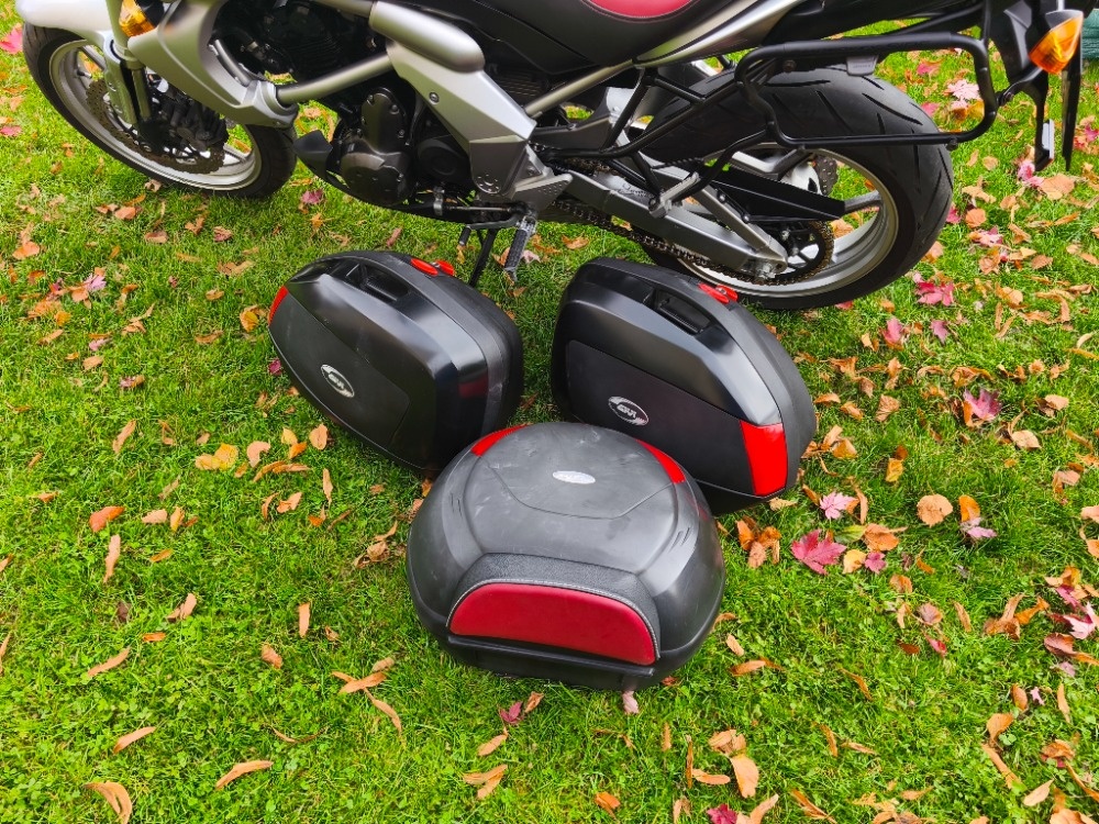 Kufry GIVI včetně držáků