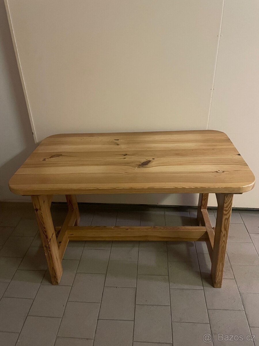 Jidelni set z masivu