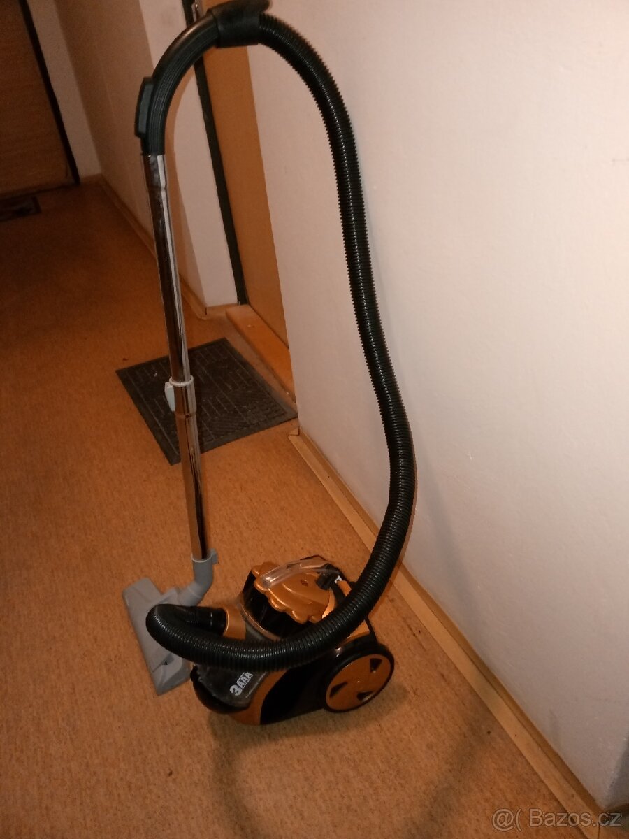 Bezsáčkový vysavač Hyundai VC014