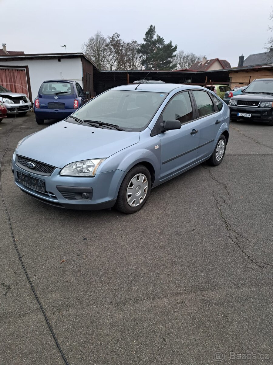 Ford Focus 1.4 benzín 59kW