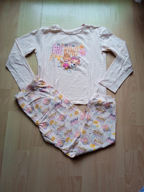 Dívčí pyžamo se Sky vel. 134