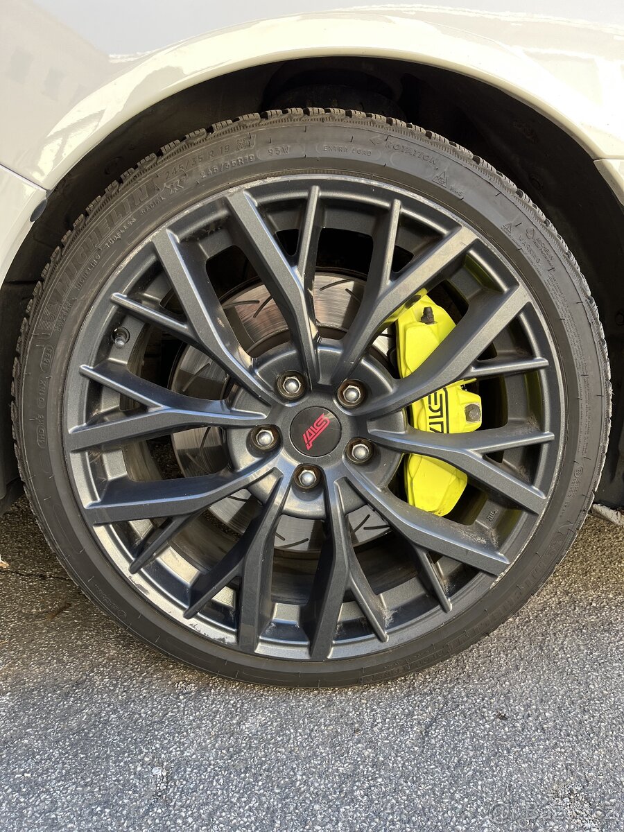 Predám 4ks diskov Subaru STI obuté pneumatiky Michelin