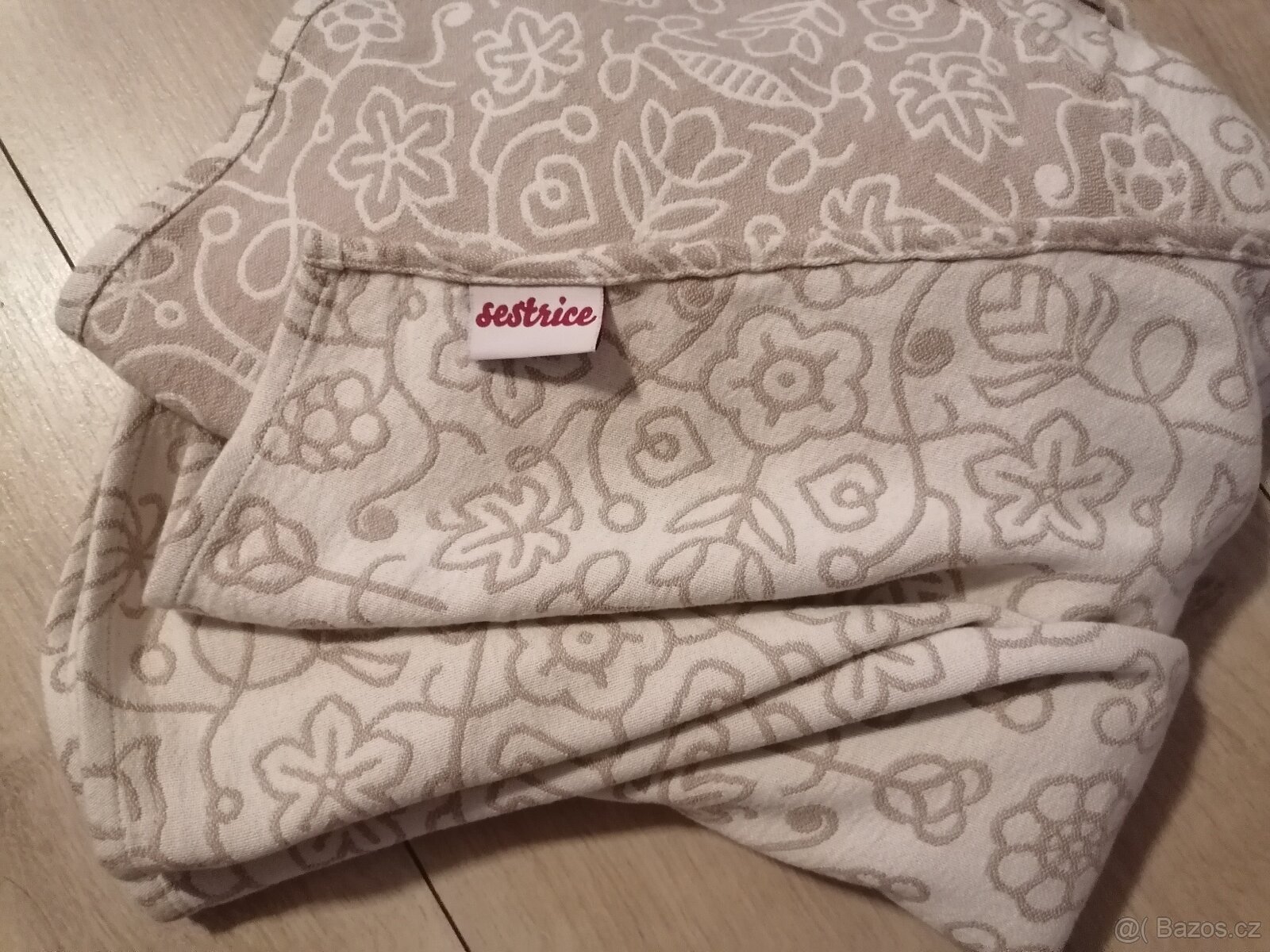 Šatek sestrice