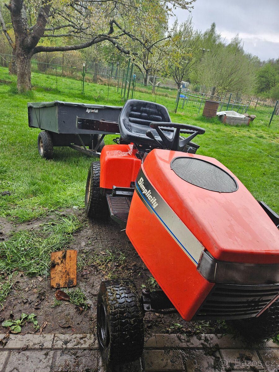 Traktůrek sekačka + vlek a válec