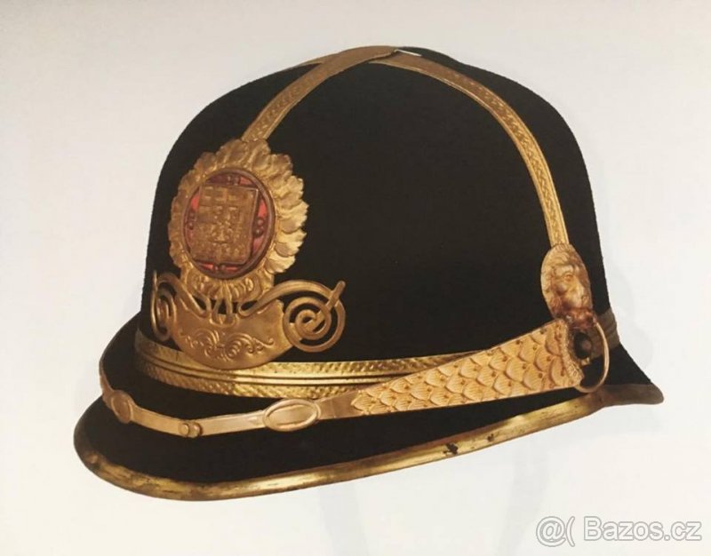 Policejní helma buřinka přilba