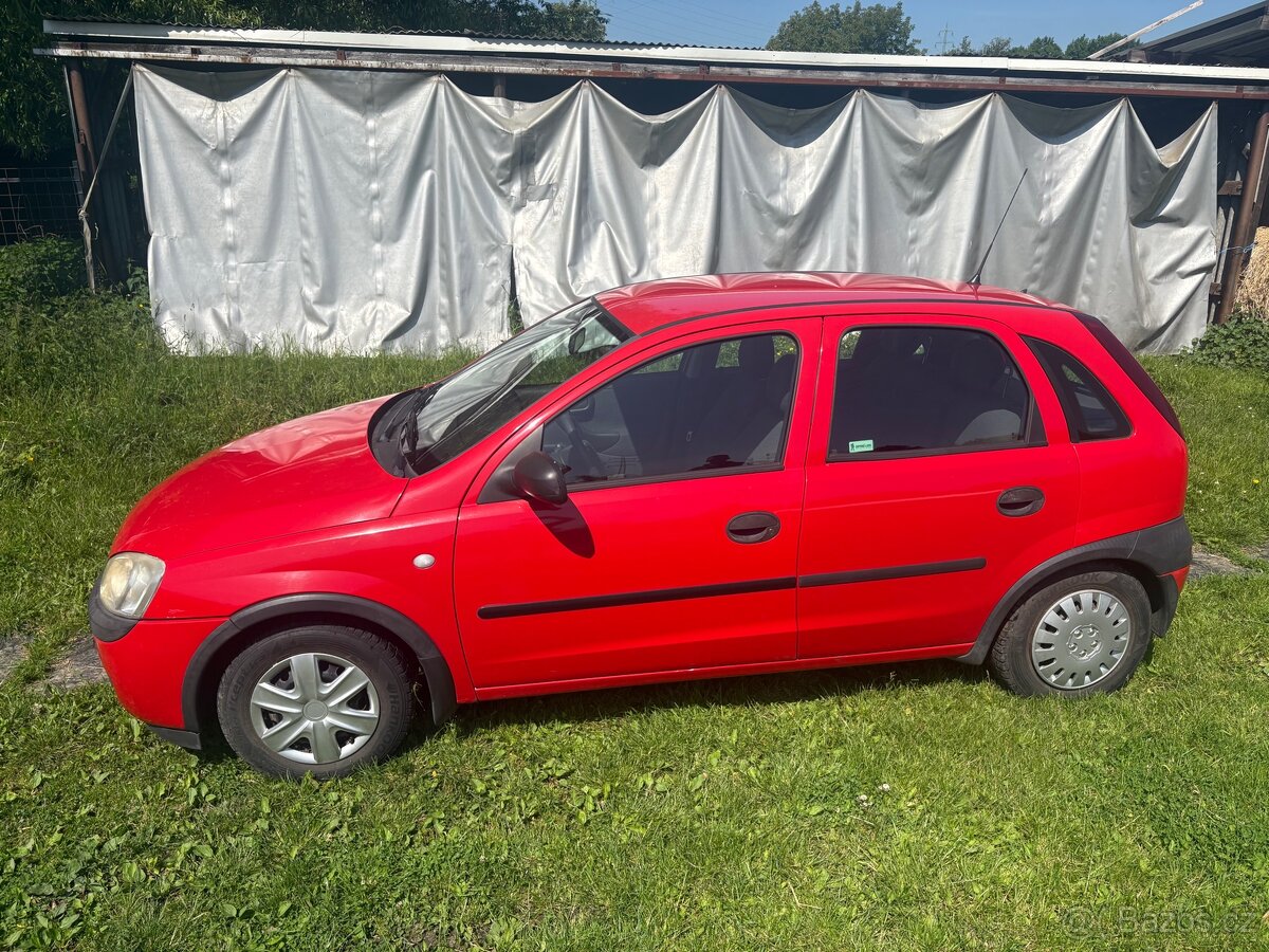 Opel Corsa 1,0 12v najeto pouze 57 000 km