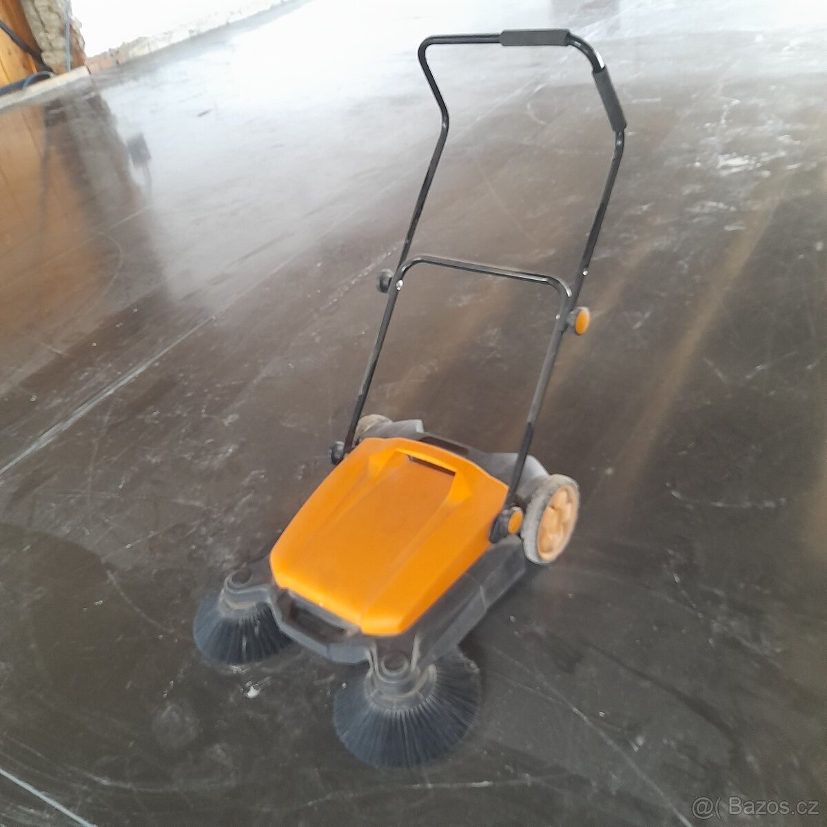 Zametací stroje 65 a 95 cm nejen na lité podlahy
