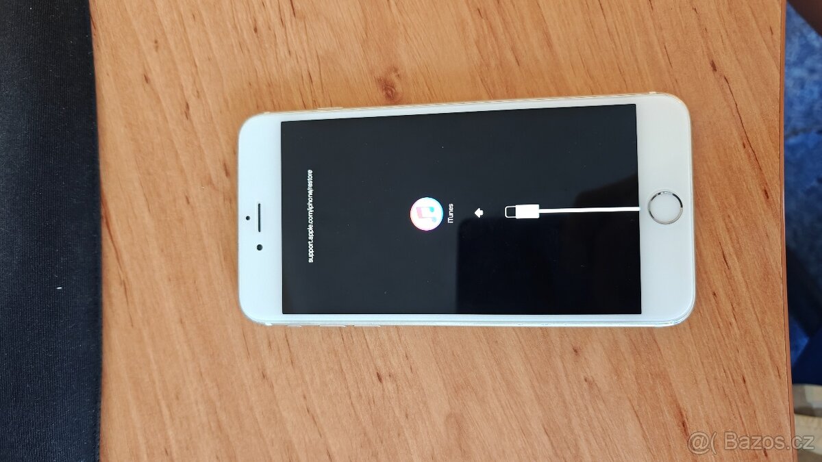iPhone 6 Plus (asi na ND, pořád chce iTunes)