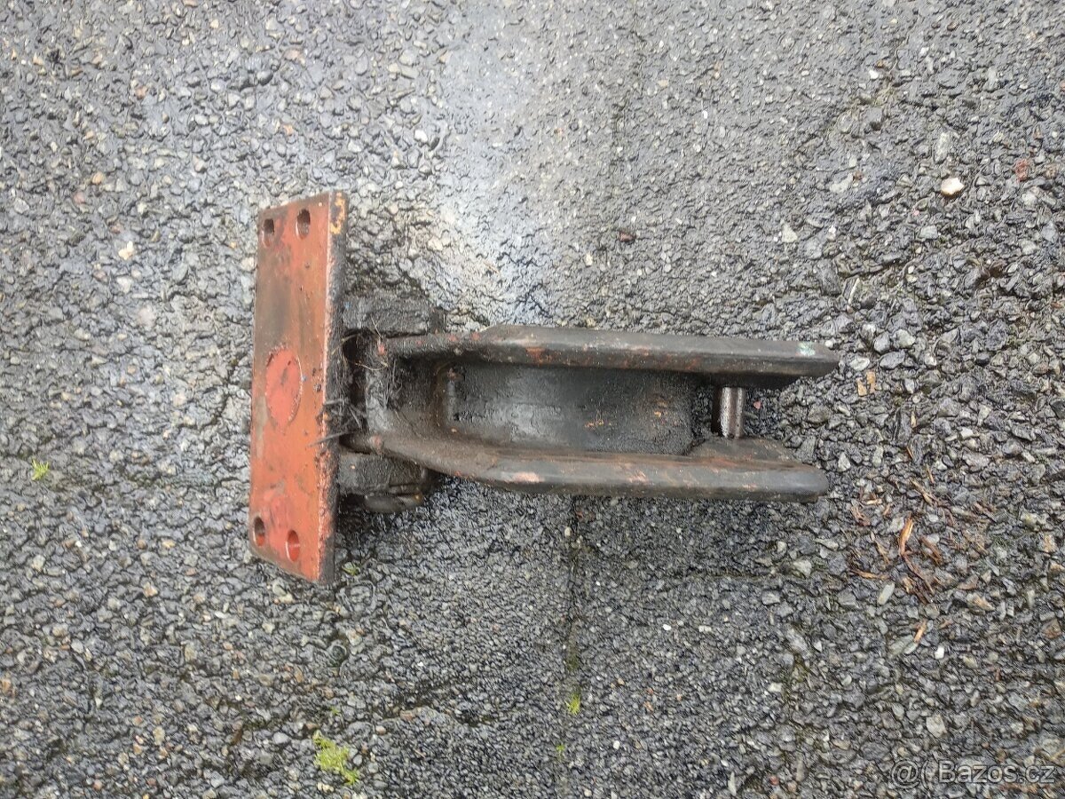 Konzole 3 bodu Zetor