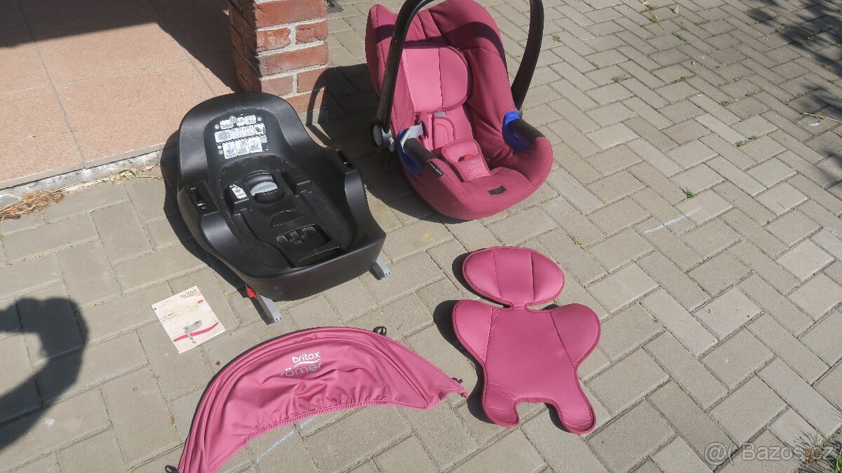 Britax Romer Baby-Safe i-Size se základnou