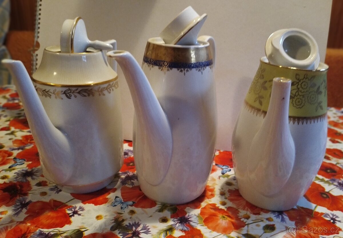 Nabízím tři porcelánové konvičky Chodov, PIRKER atd.