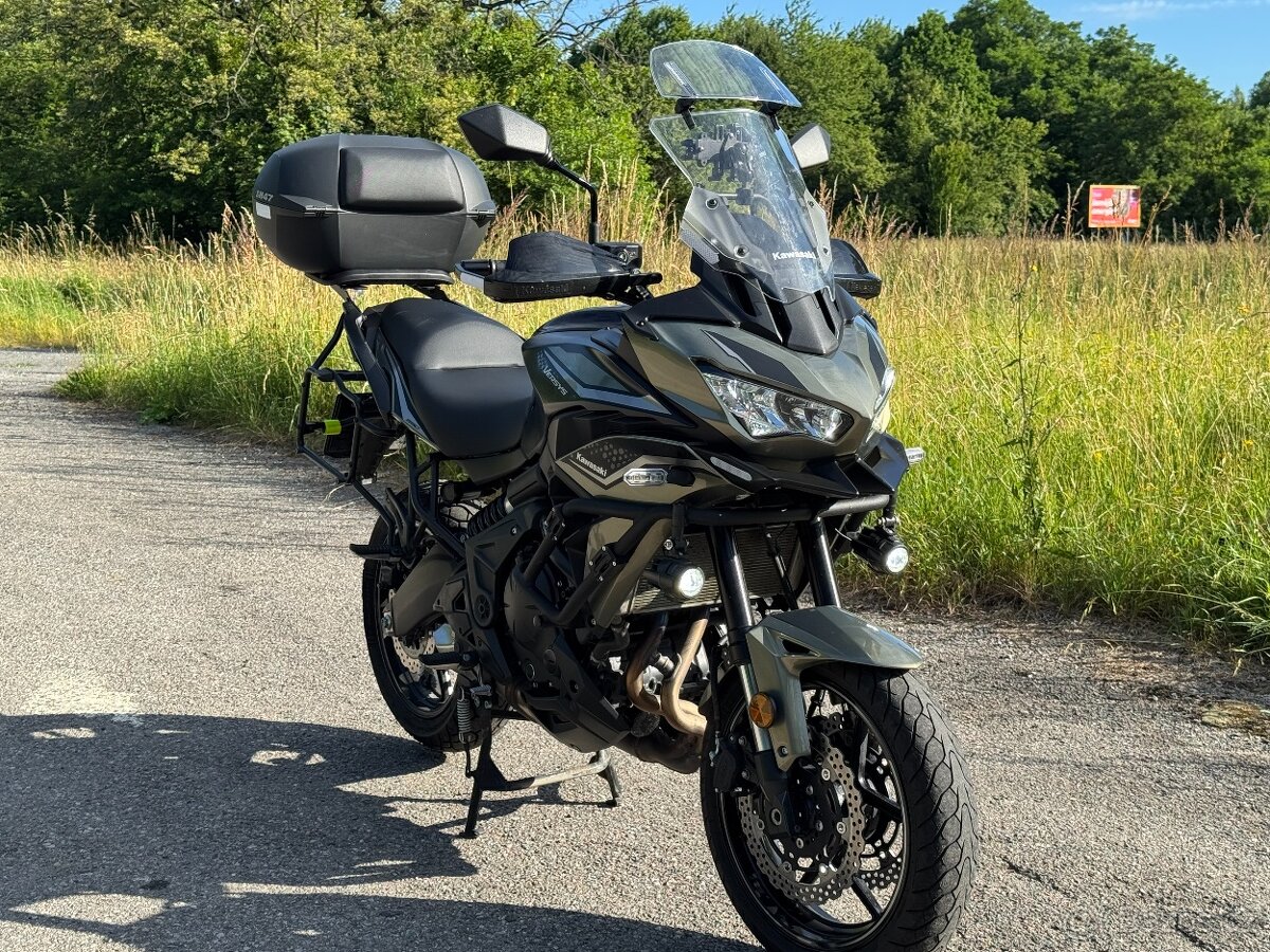 Kawasaki Versys 650 r.2023, naj 15k, bohatá výbava, servis