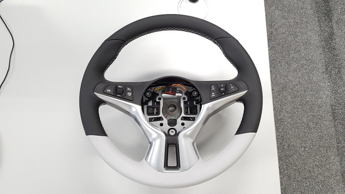 Nový vyhřívaný volant Opel Adam