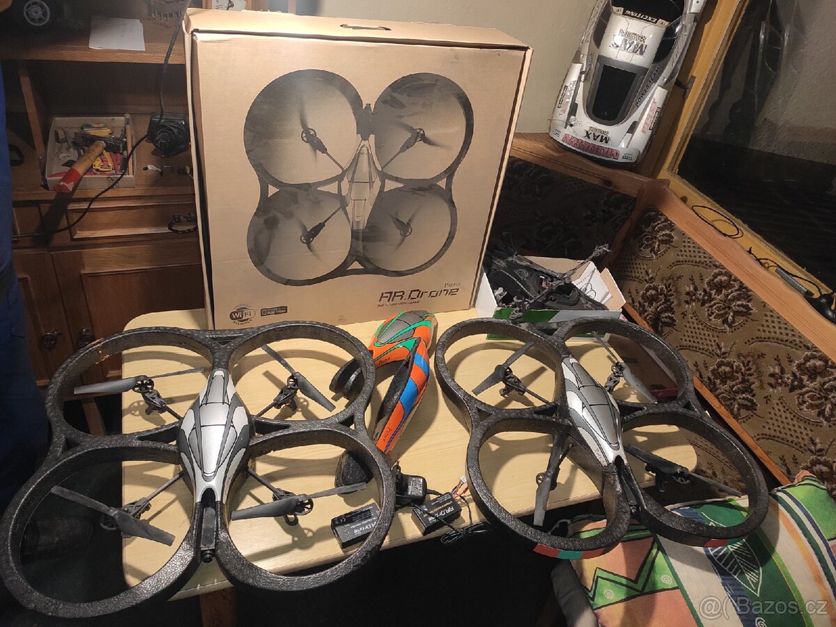 Dron Parrot a Silver 2x