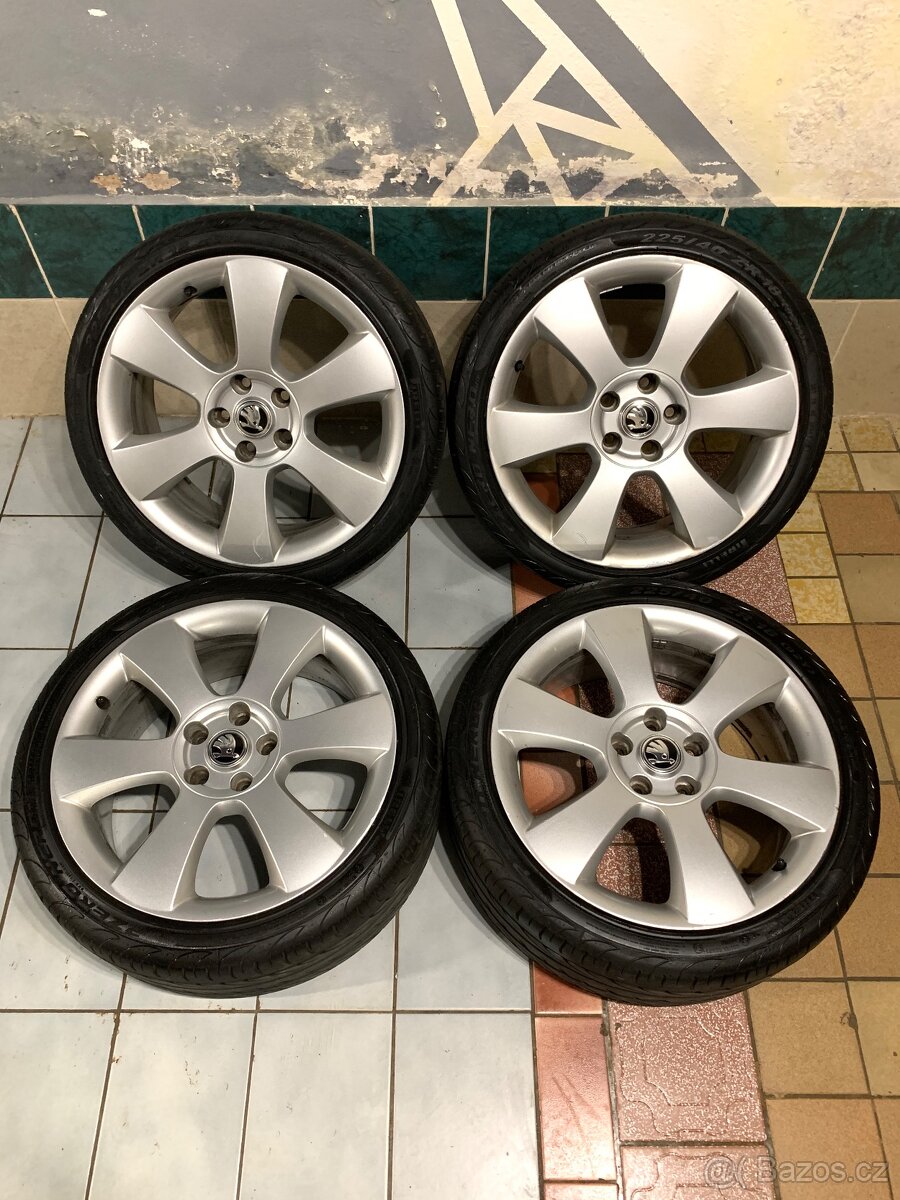 Alu kola Škoda R18 5X112 LETNÍ PNEU 225/40 R18 LUNA