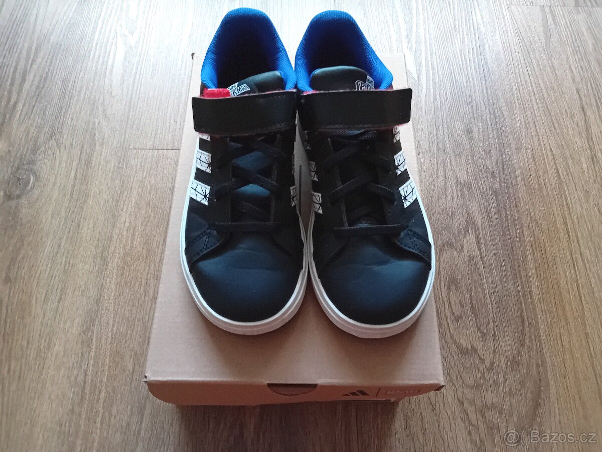 Adidas vel.33