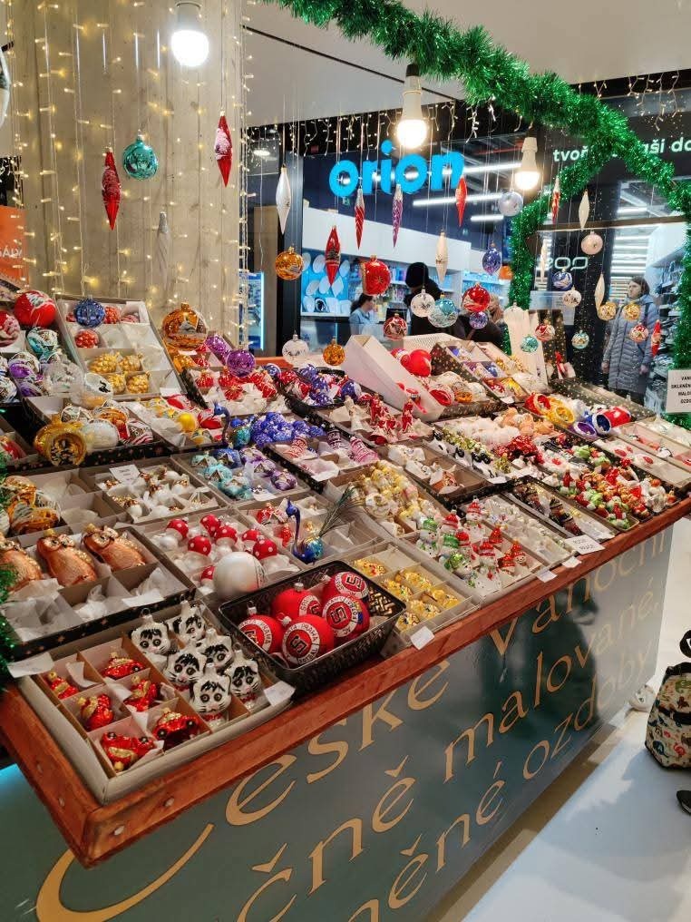 Brigáda prodej vánočních ozdob