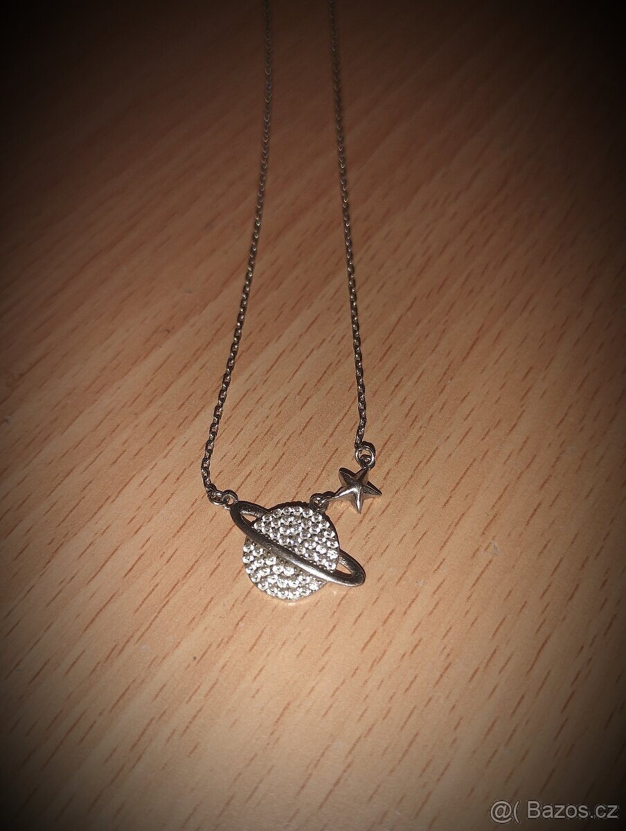 Stříbrný řetízek planeta