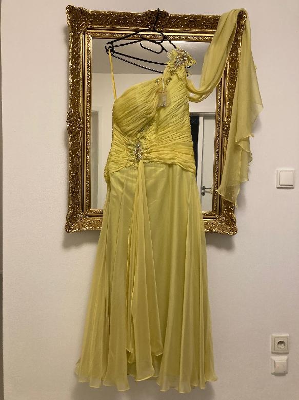 PLESOVÉ ŠATY ZN. KADARO - NOVÉ-VÝPRODEJ