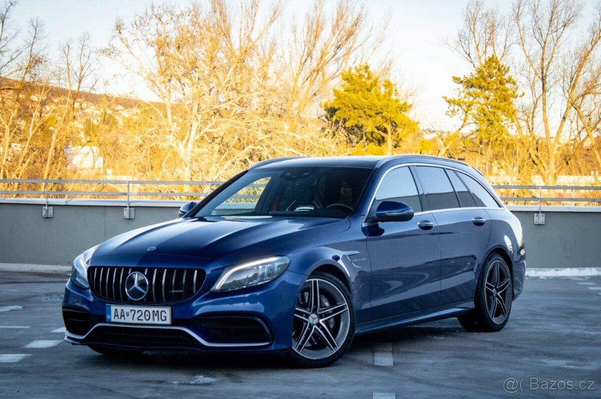 Mercedes Benz C63 AMG w205 - TOP stav