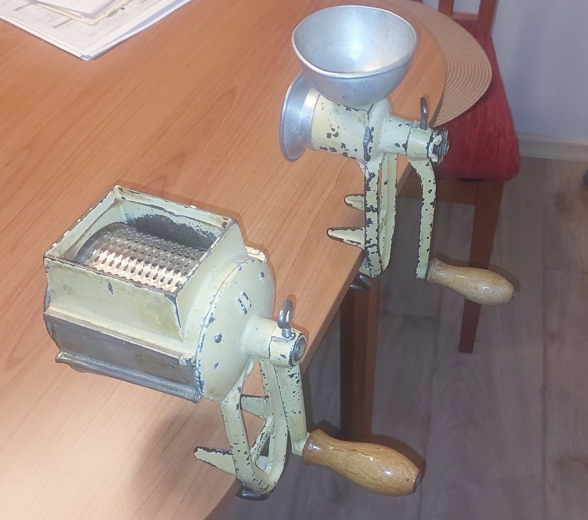Retro mlýnky na mák a strouhanku