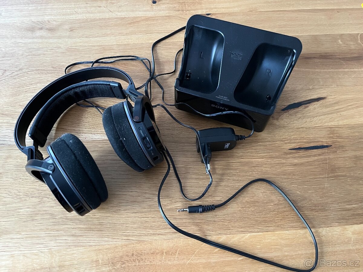 Bezdrátová sluchátka SONY MDR-RF855R