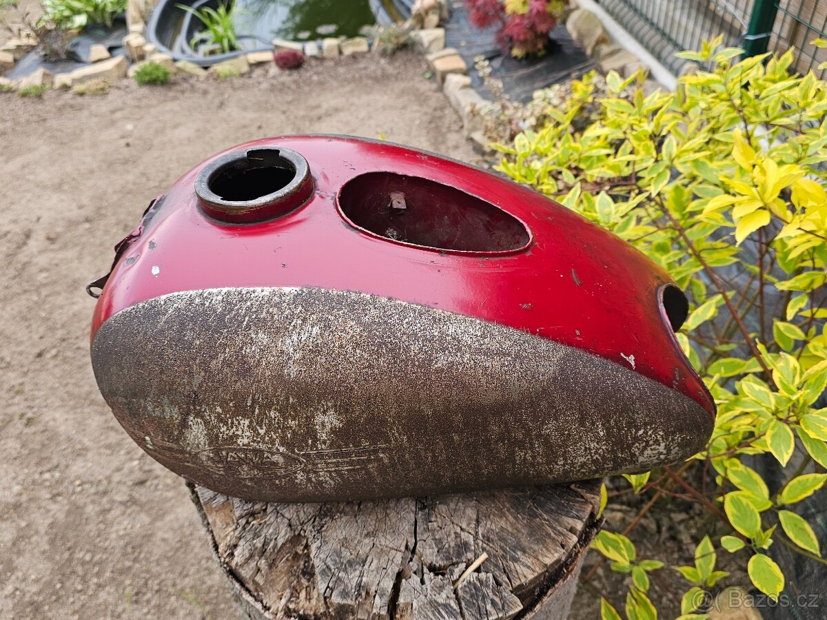 Jawa 250/350 nádrž pérak