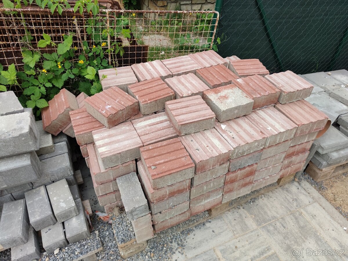 červená dlažba