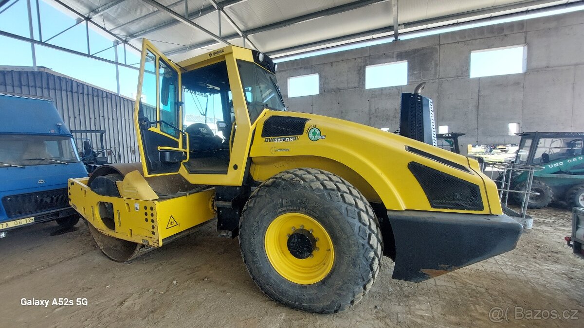 Válec Bomag BW 213 DH