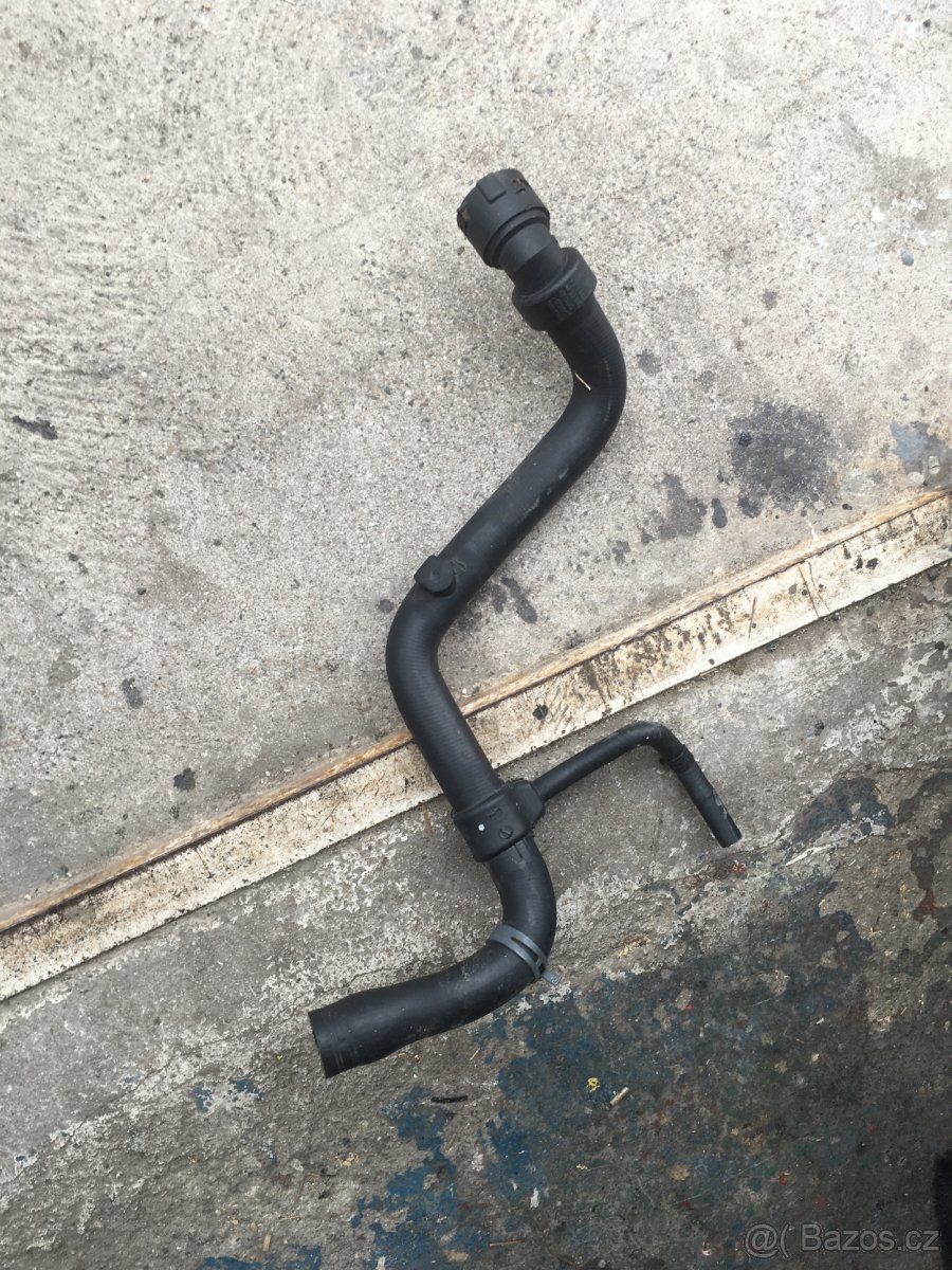 Audi A6 c5 - hadice vody 4B0121101E a 4B0121049A