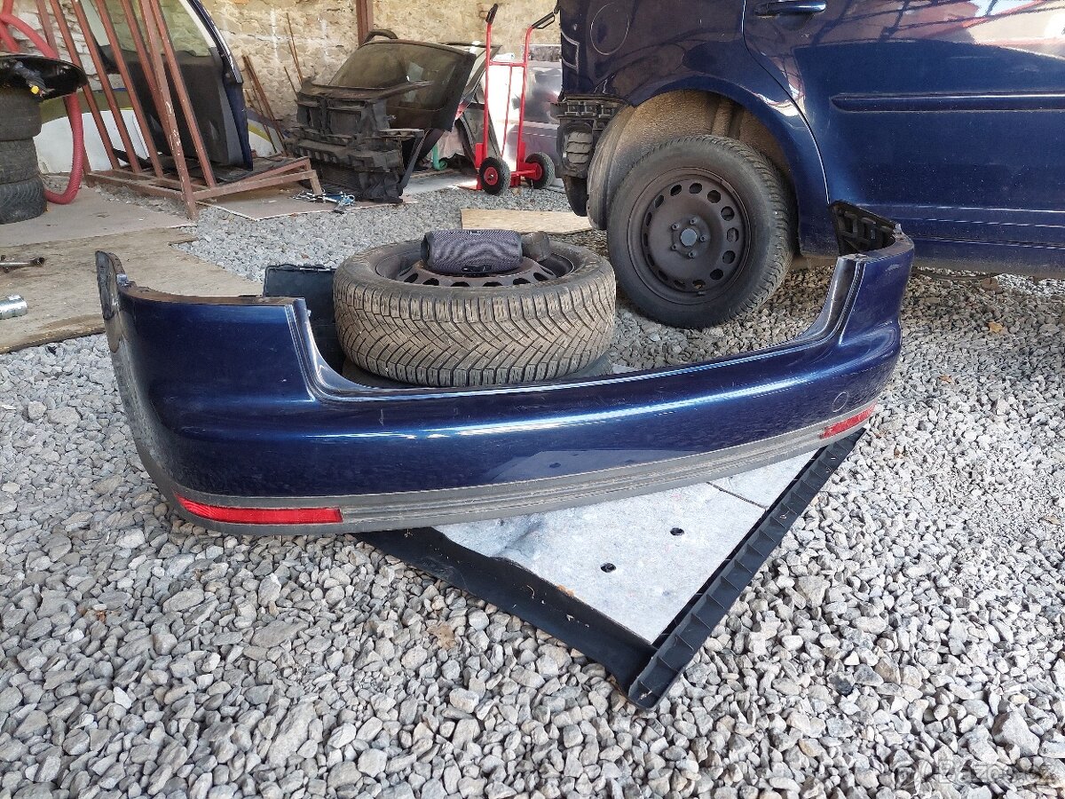 Zadní nárazník VW Touran 1T2 modrá metalíza LD5Q