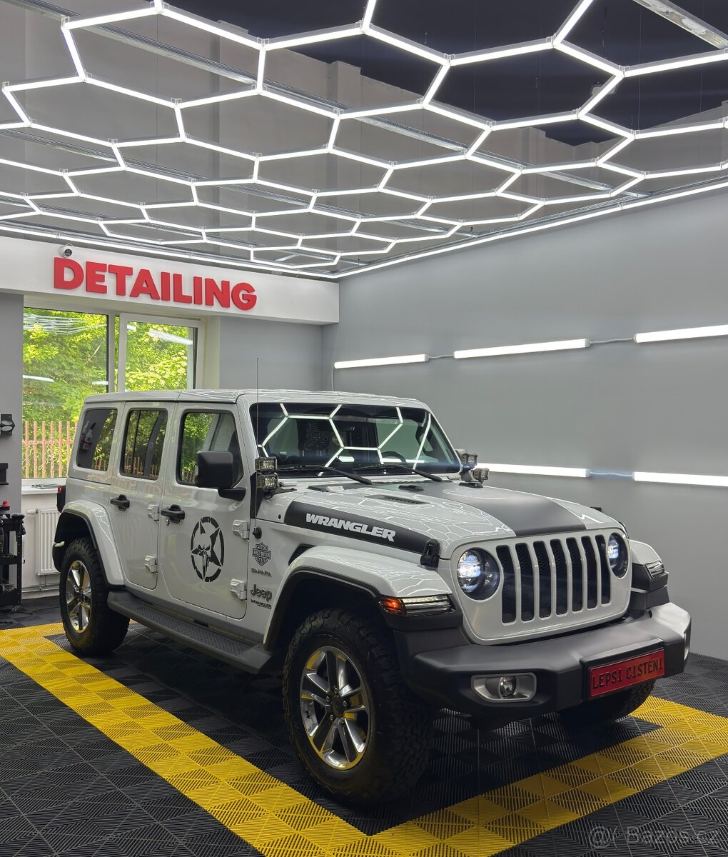 Prodám Jeep Wrangler SAHARA 2.0T 4x4 DPH