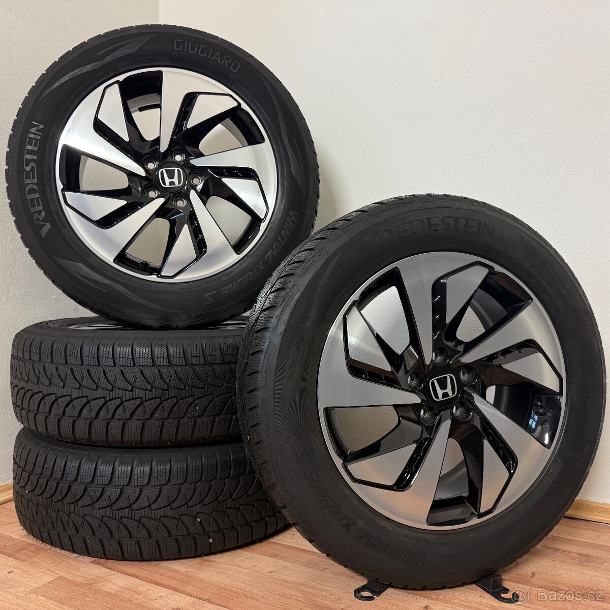 HONDA CR-V 5x114,3 R18 ET45+ZIMNÍ 225/60R18 7/6mm