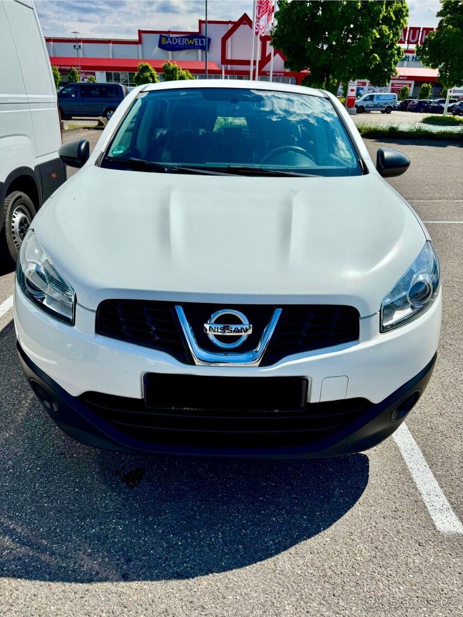 Nissan Qashqai 1.6 benz 2013 rok