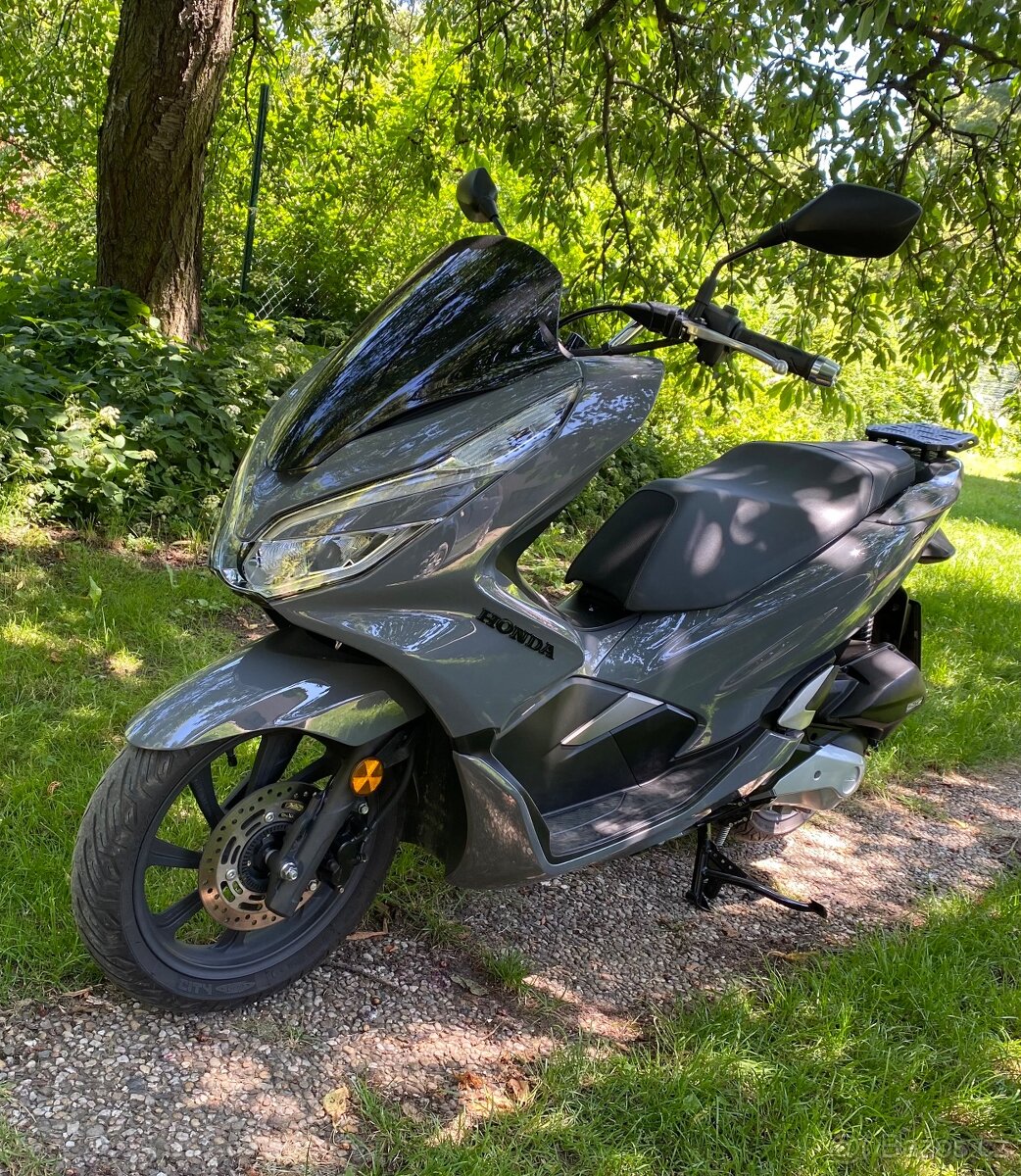 Skútr Honda PCX 125 rv. 2019