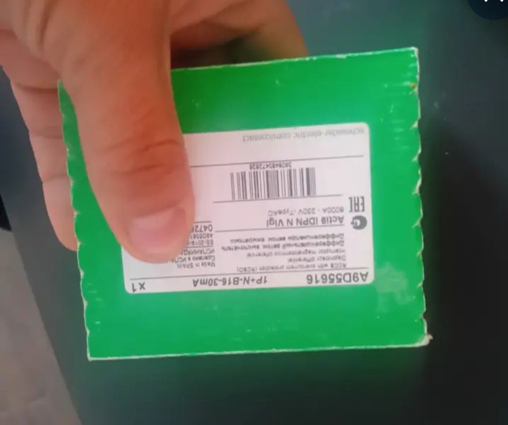Schneider A9D55616 Proudový Chránič jistič 16A B 30mA AC