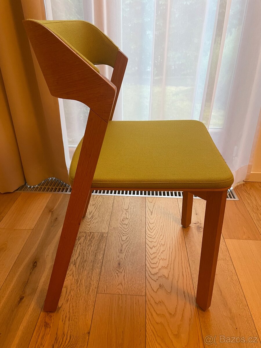 Zidle TON Merano