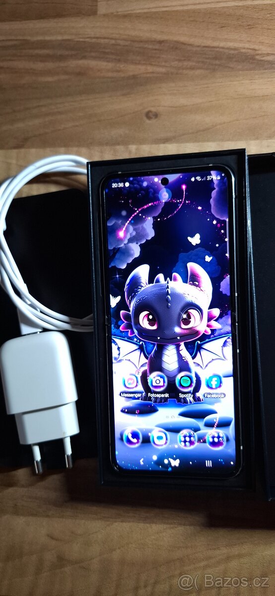 Prodám mobilní telefon SAMSUNG Galaxy Z Flip5 5G 12 GB /256