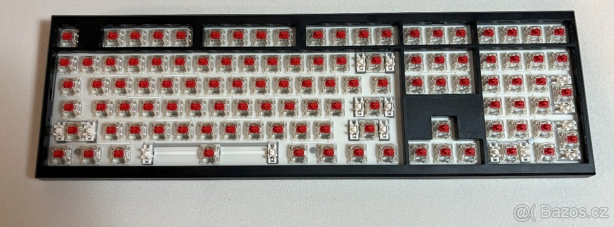 🔥 Nová mechanická klávesnice s Gateron Red, tri-mode připoj